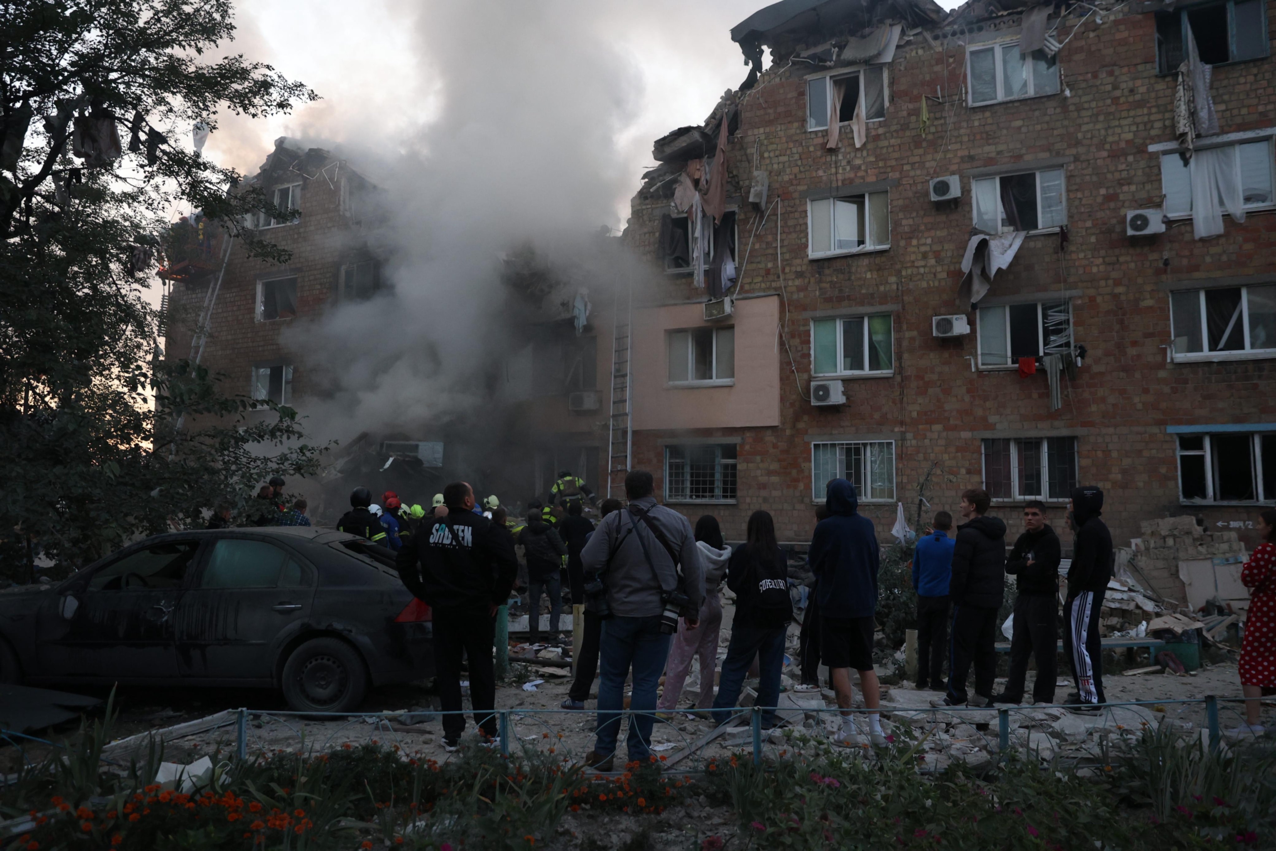 Rusya Kiev'de sivilleri vurdu! 17 kişi öldü