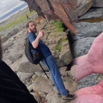 Sahilde buldukları notu tüm dünya konuşuyor: ‘Burada üç kişiyiz, lütfen yardım gönderin’