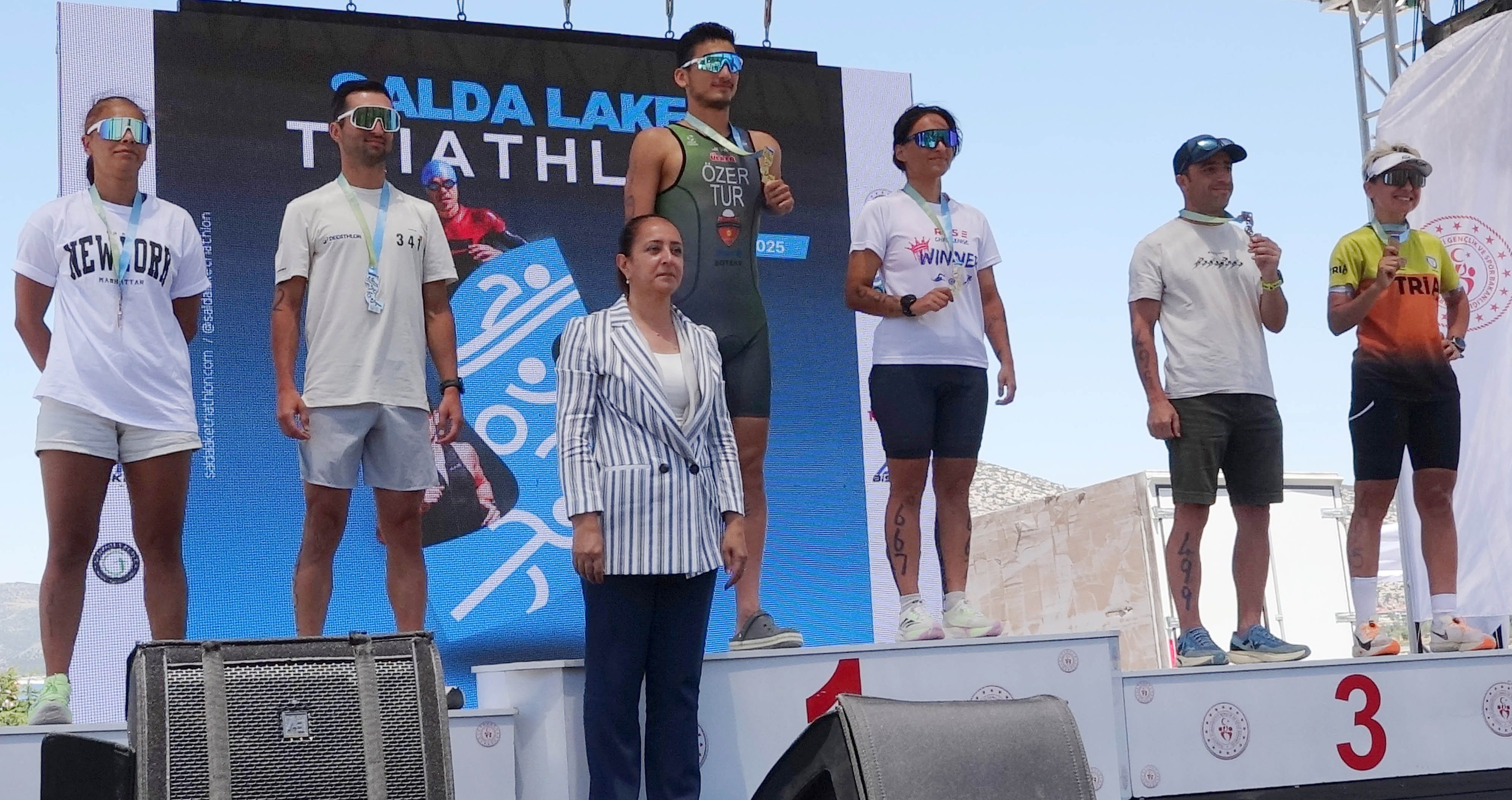 Salda Gölü'ndeki Triatlon etkinliği tartışma yarattı: Valilikten “Tahribat Yok” açıklaması