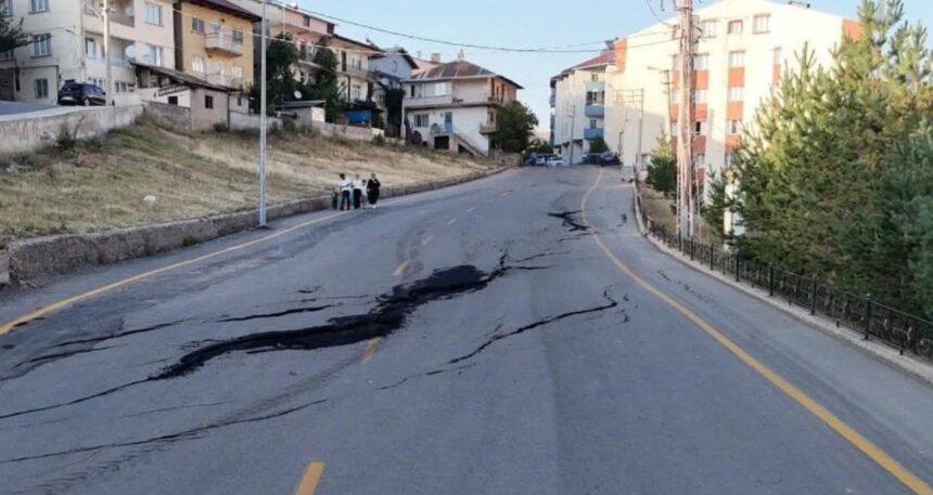 Son dakika… Erzurum’da heyelan: 70 ev boşaltıldı