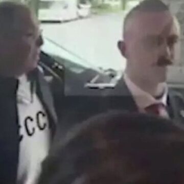 Tarihi zirve öncesi kıyafet detayı