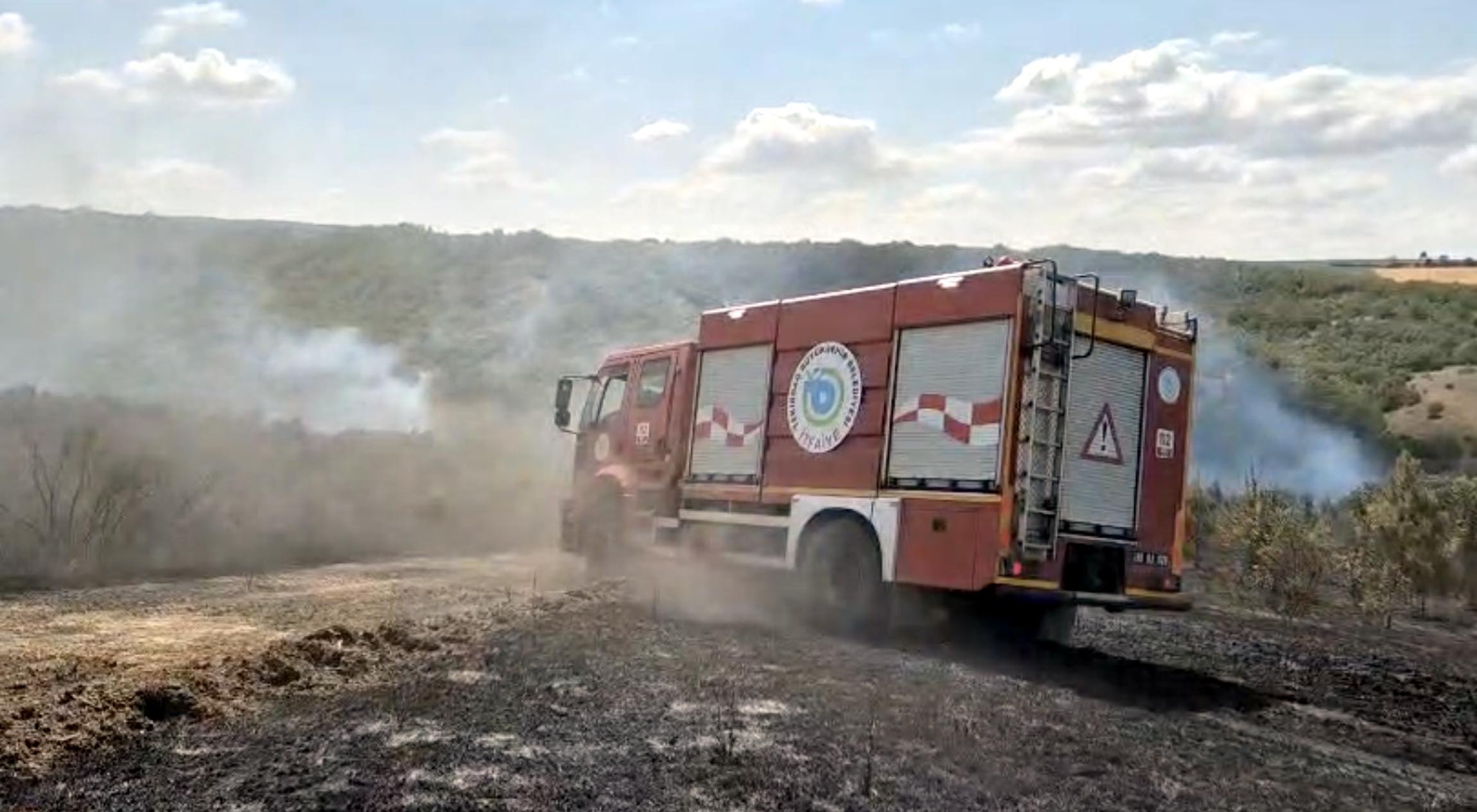 Tekirdağ'da alevler yeniden canlandı: Yangına müdahale sürüyor!