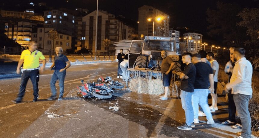 Traktöre arkadan çarpan motosikletin sürücüsü felaketi yaşadı