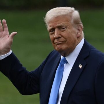 Trump Fed Başkanı’nı bıraktı bu sefer de ona istifa çağrısı yaptı