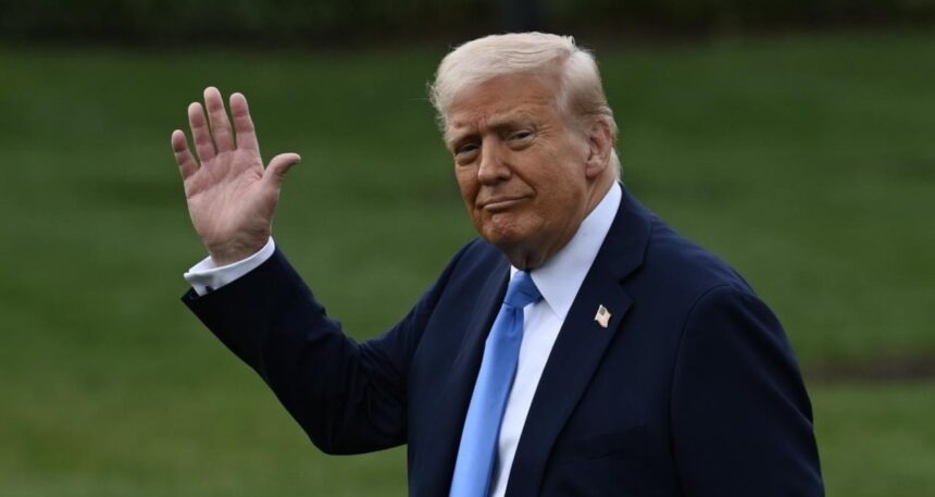 Trump Fed Başkanı’nı bıraktı bu sefer de ona istifa çağrısı yaptı