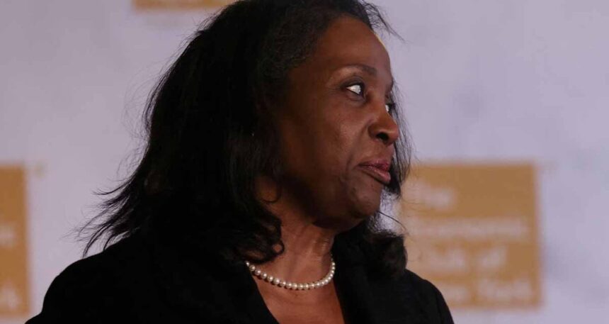 Trump, FED Yönetim Kurulu Üyesi Lisa Cook’u görevden aldı: Lisa Cook kimdir, neden görevden alındı?