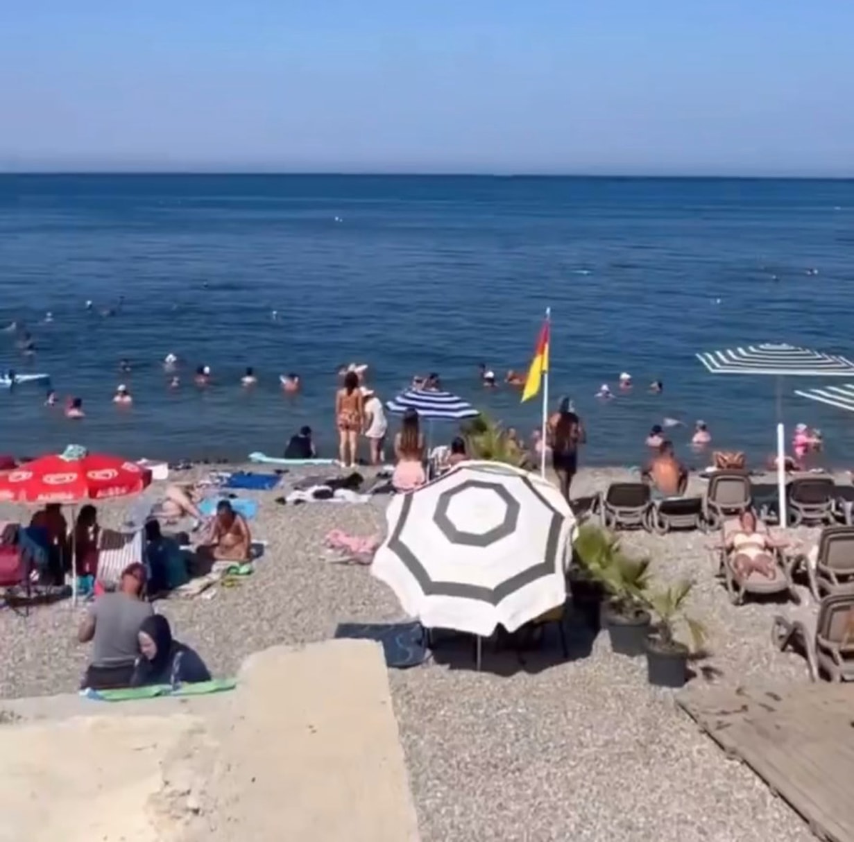 Turizmin başkentinde ücretli plaj skandalı!