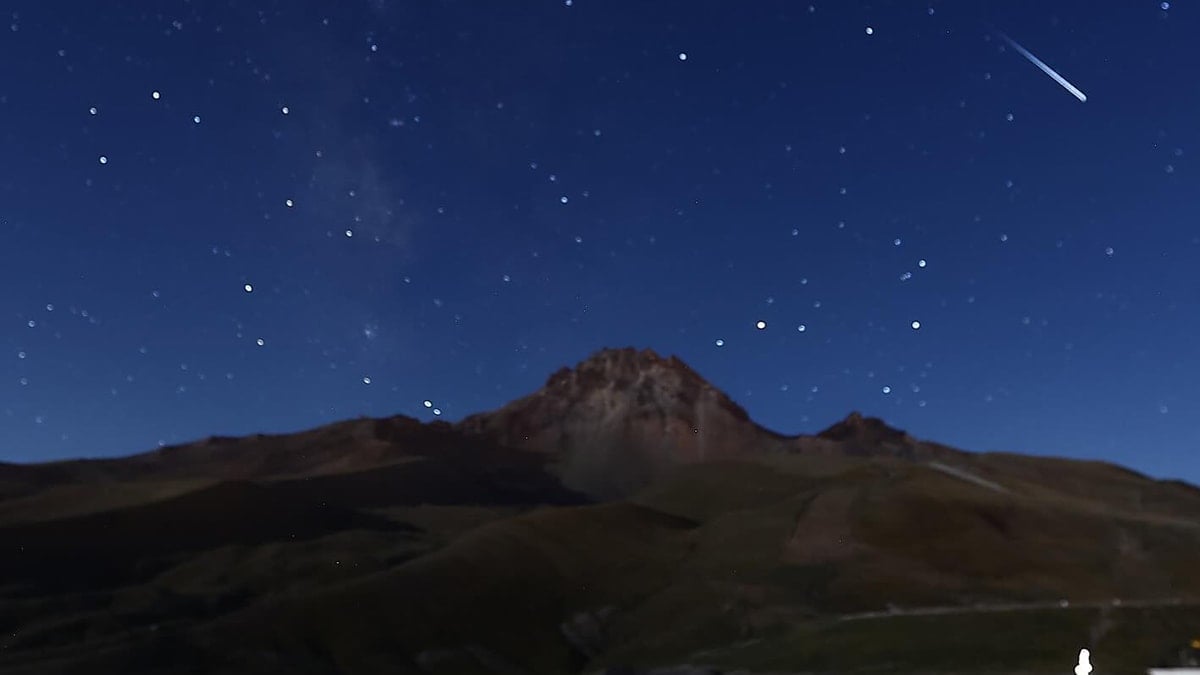 Türkiye'de görsel şölen: Perseid meteor yağmuru nefes kesti
