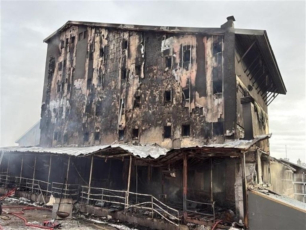 Üç can kaybının yaşandığı otel yangınında ihmaller zinciri
