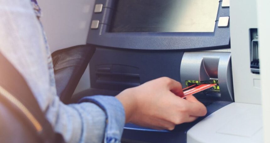 Ünlü banka ülke genelindeki tüm ATM’lerini kaldırdı
