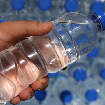 unlu-markanin-suyunda-rekor-seviyede-mikroplastik-tespit-edildi-fngcC4mr.jpg Ünlü markanın suyunda rekor seviyede mikroplastik tespit edildi