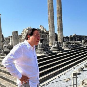 Ünlü piyanist Fazıl Say’dan Apollon Tapınağı’na beste geliyor