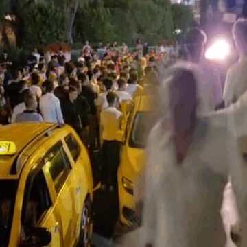 Ünlü şarkıcı yangından kaçarken kavganın ortasında kaldı