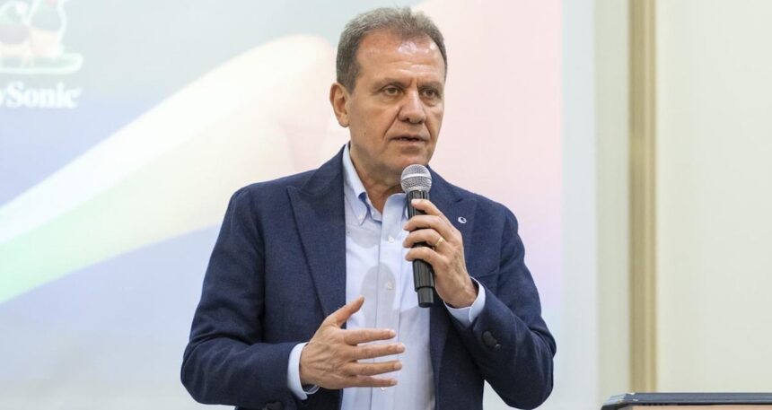 Vahap Seçer: “Gerçek CHP’li tehdide, şantaja pabuç bırakmaz”