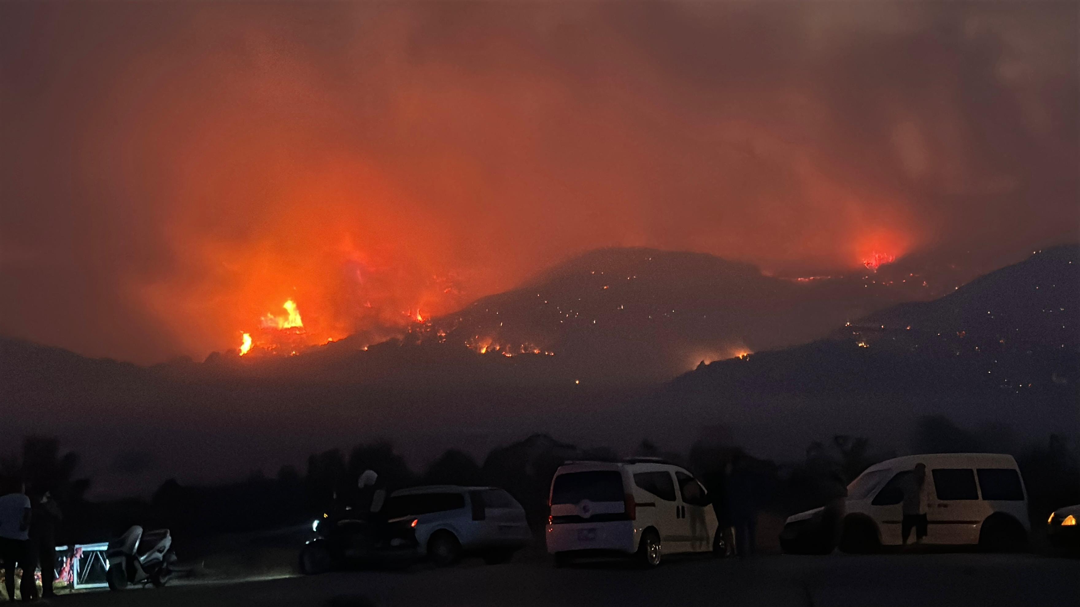 Yangın kabusu bitmiyor! Çanakkale'de köyler tahliye ediliyor