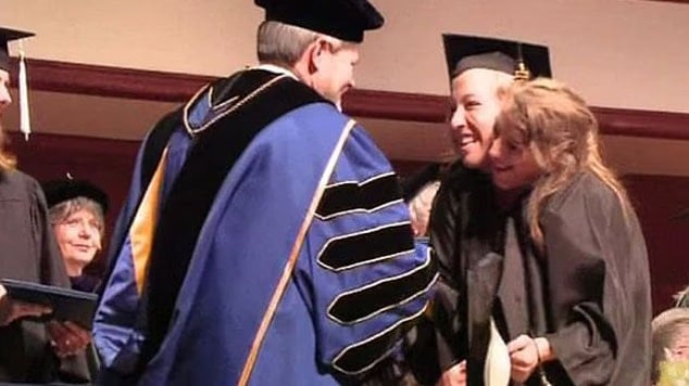 Yapışık ikizlerden bebekli fotoğraf: Tıp dünyası şokta