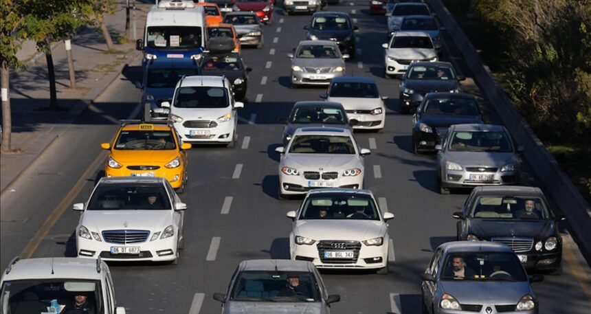 Yasak saat 8’de başlayacak! Birçok cadde ve sokak çift yönlü kapatılacak