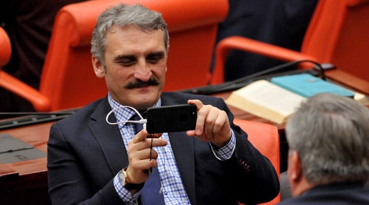Yeliz’in danışmanına kıyak makam koltuğu