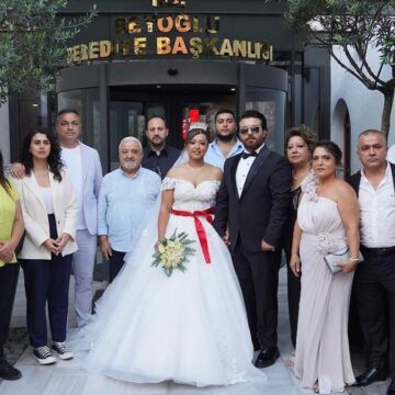 yeni-evlenen-ciftten-inan-guneye-destek-IV3kU7wu.jpg Yeni evlenen çiftten İnan Güney’e destek