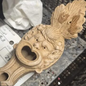 1900-yillik-lamba-bulundu-olumden-sonraki-yolculuga-isik-XLpjzPmZ.jpg 1900 yıllık lamba bulundu: Ölümden sonraki yolculuğa ışık