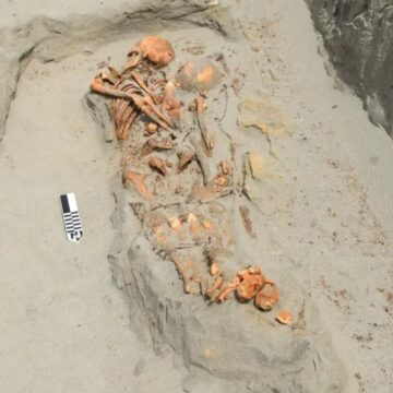 2 bin 300 yıllık gizemli mezarlar keşfedildi: Yüzüstü gömülmüşler