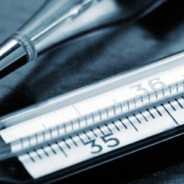 22 yıl boyunca kalçasında unutulan termometre ile yaşadı