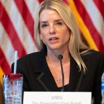 abd-adalet-bakani-bondi-duyurdu-washingtonda-3-binden-fazla-kisi-tutuklandi-3prk8ibM.jpg ABD Adalet Bakanı Bondi duyurdu: Washington’da 3 binden fazla kişi tutuklandı