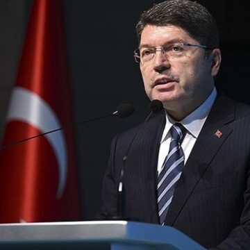 Adalet Bakanı yine Özgür Özel’e yüklendi