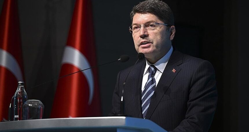 Adalet Bakanı yine Özgür Özel’e yüklendi