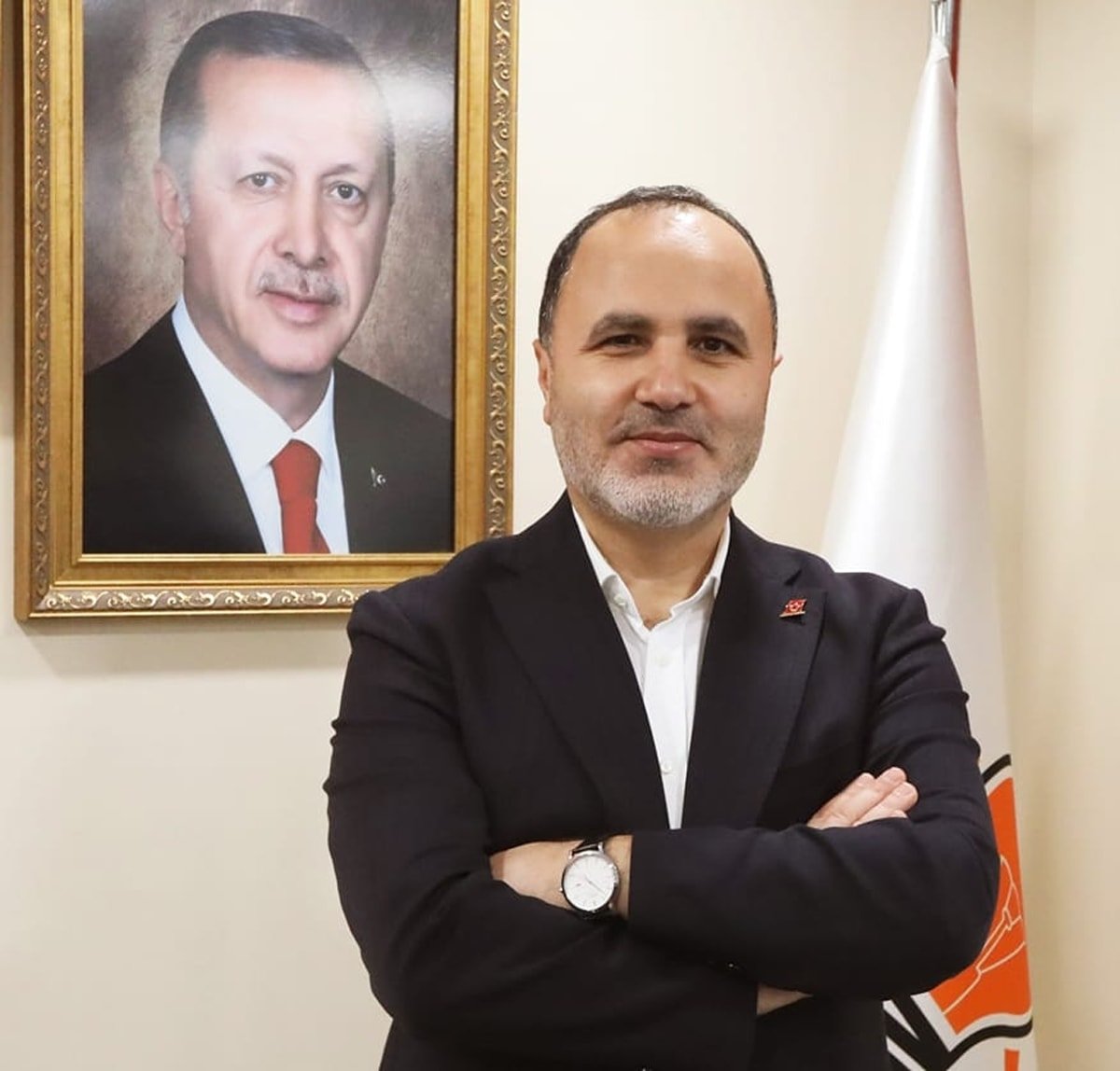 AKP’li başkanı oğlu soydu