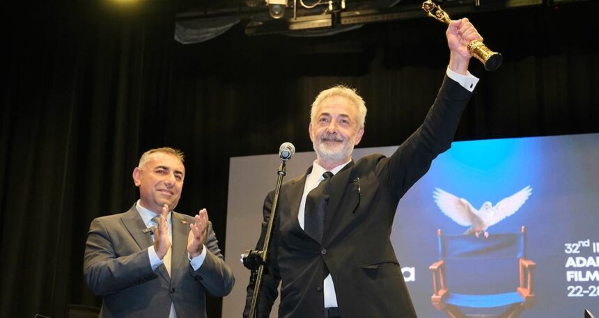 altin-koza-odulu-alan-mehmet-aslantug-odulunu-zeydan-karalara-adadi-6n2HZAk4.jpg Altın Koza ödülü alan Mehmet Aslantuğ ödülünü Zeydan Karalar’a adadı