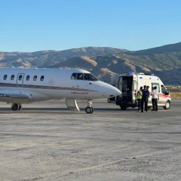 ambulans-ucak-89-yasindaki-hasta-icin-havalandi-sTkWFBwI.jpg Ambulans uçak 89 yaşındaki hasta için havalandı