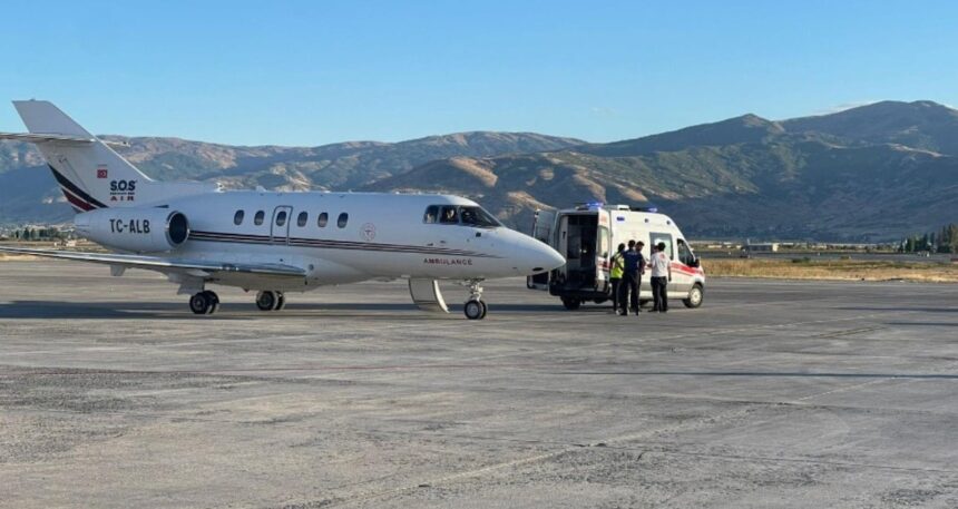 ambulans-ucak-89-yasindaki-hasta-icin-havalandi-sTkWFBwI.jpg Ambulans uçak 89 yaşındaki hasta için havalandı