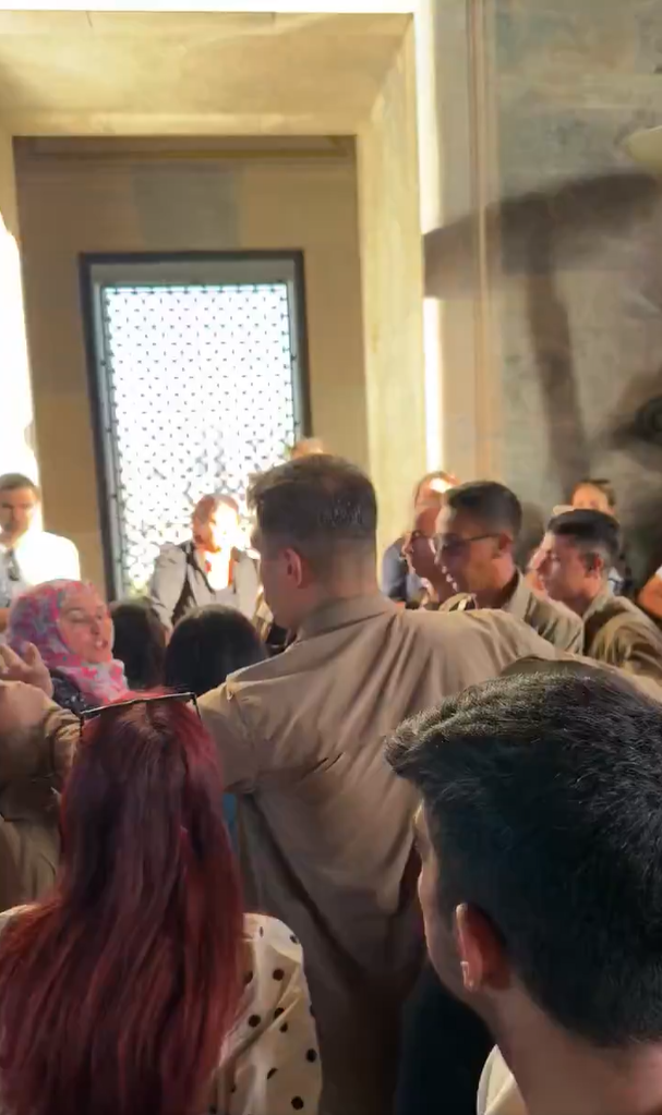 Anıtkabir'de çirkin tezgah!