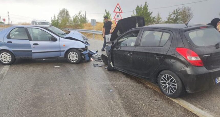 ankara-cubukta-iki-otomobil-carpisti-6-yarali-xvTEH3tM.jpg Ankara Çubuk’ta iki otomobil çarpıştı: 6 yaralı