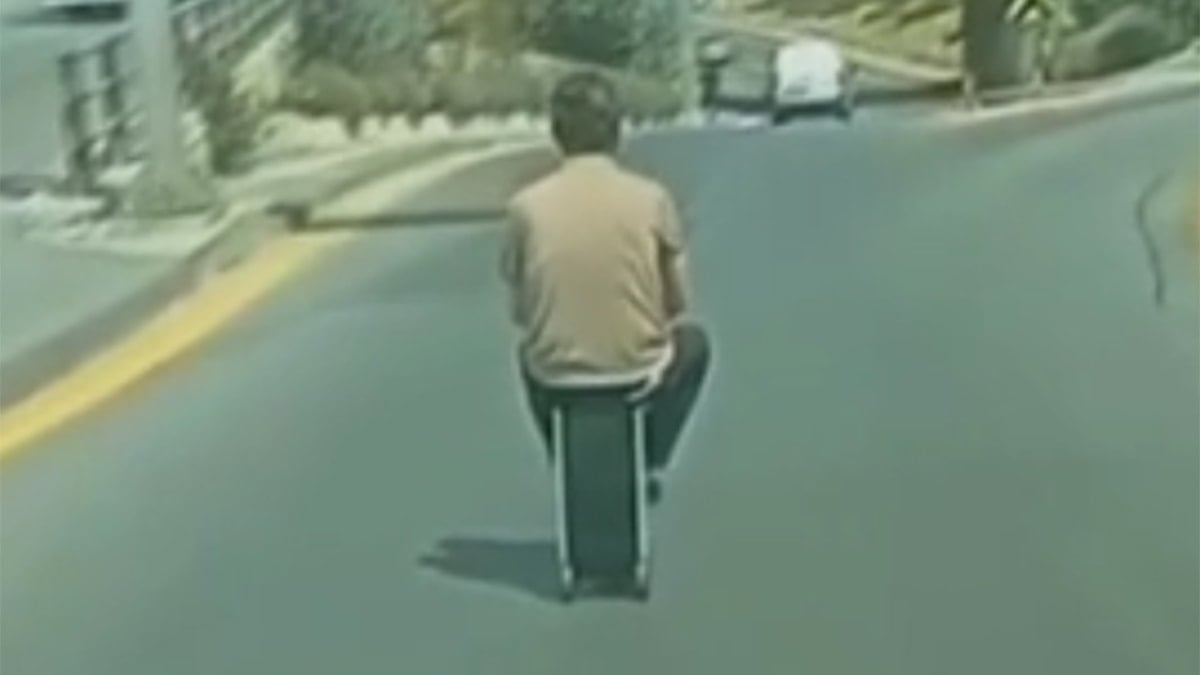 Ankara trafiğinde tuhaf anlar, gören dönüp bir daha baktı