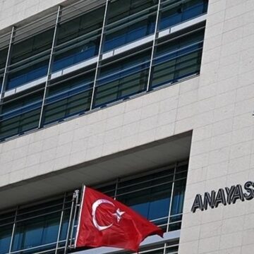 AYM alarm veriyor, iktidar duymuyor: Hukuk devleti çöküyor!