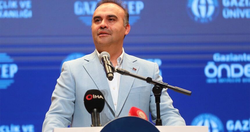 Bakan Kacır: Ay’a uzay aracı göndereceğiz