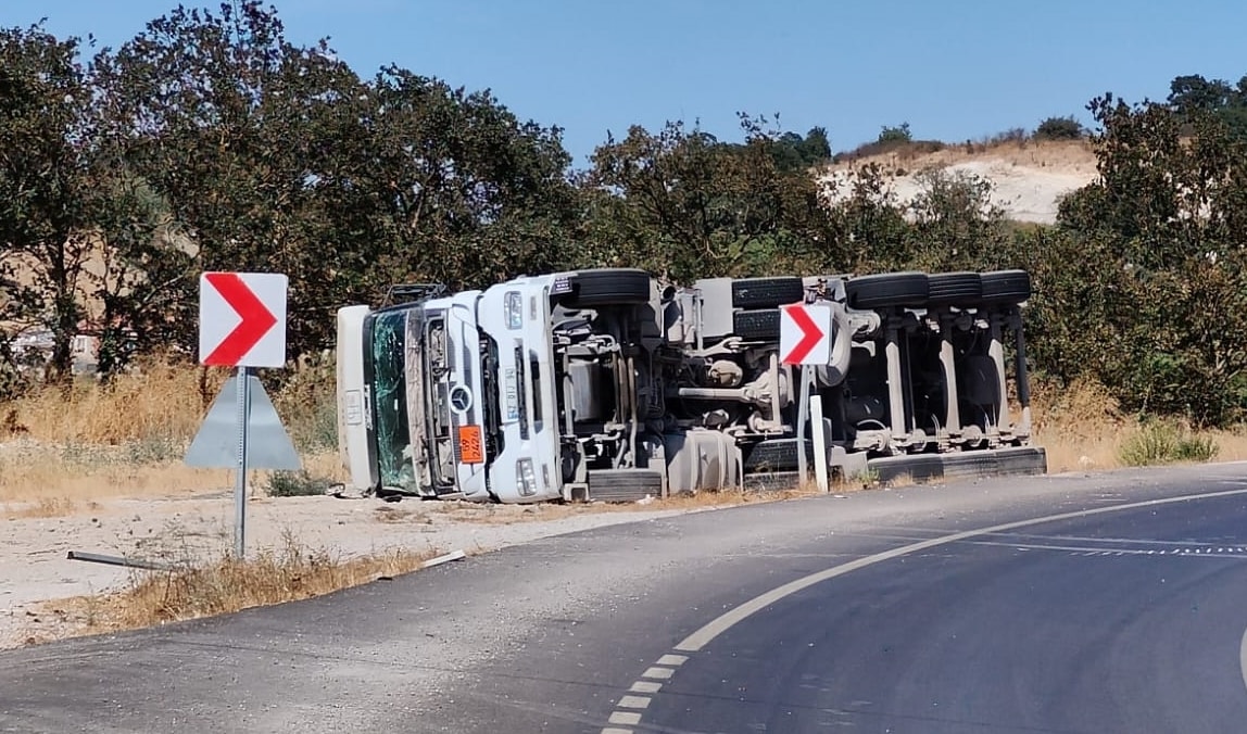 Balıkesir’de amonyum nitrat yüklü tanker devrildi: 1 yaralı