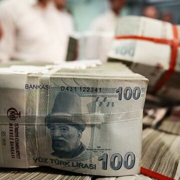 Bankada parası olanlara kötü haber! Bankalar mevduata verdiği faizi düşürdü!