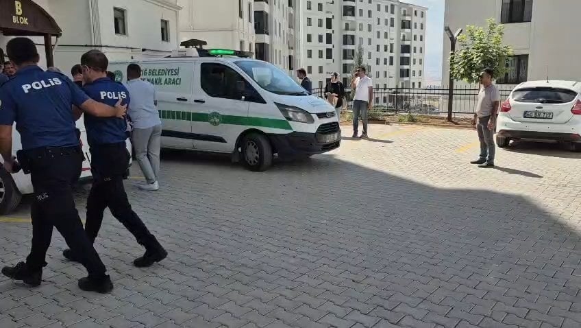 Başkomiser evde karısıyla yakaladığı jandarmayı öldürdü