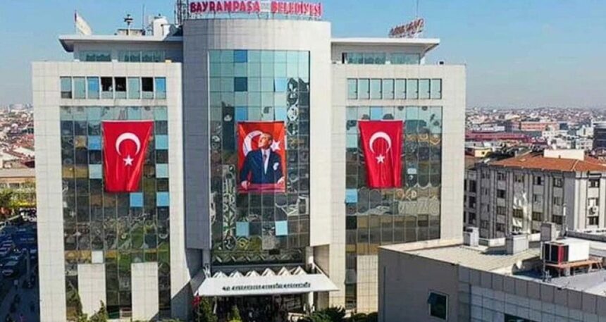 Bayrampaşa’da belediye karıştı: AKP’liler salonu terk etti