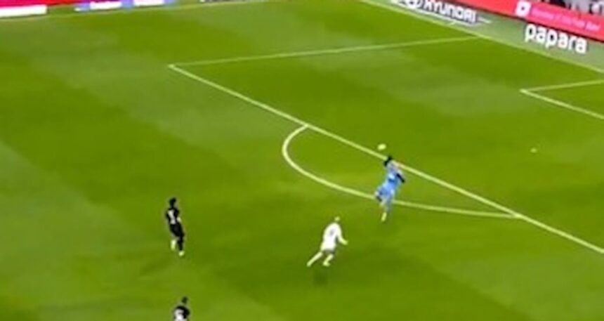 besiktas-kocaelispor-macinda-inanilmaz-hata-hem-gol-hem-sari-kart-uLEGbpjz.jpg Beşiktaş-Kocaelispor maçında inanılmaz hata! Hem gol hem sarı kart