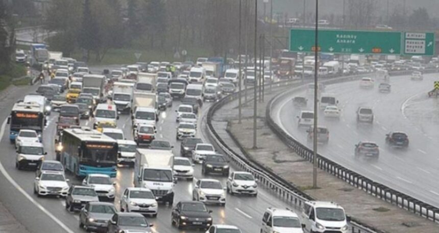 Bir yanda abluka bir yanda okul açılışı! İstanbul’da trafik kilit
