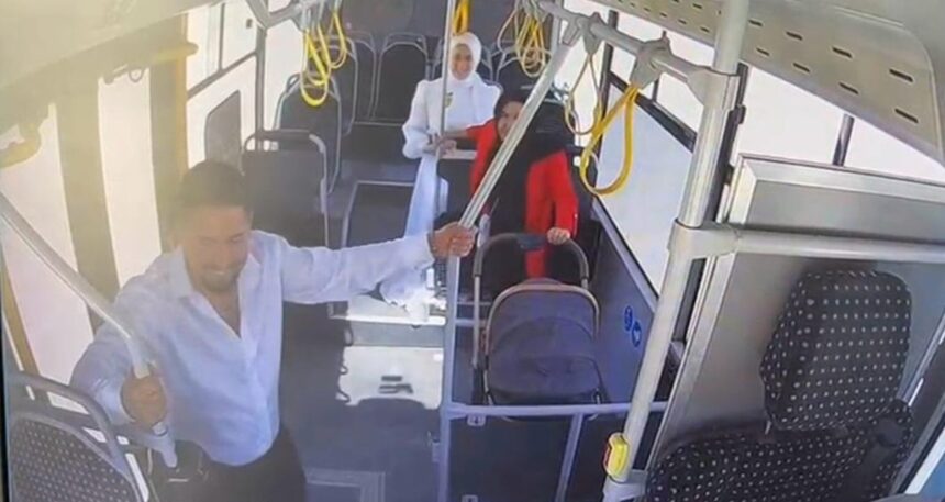Bursa’da gülümseten olay: Kendilerini nikaha yetiştiren halk otobüsü şoförünü şahit yaptılar
