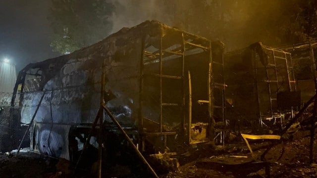 Bursa'da Karavan yangınında alevler üç karavanı küle çevirdi