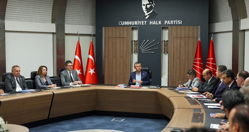 CHP MYK, Özel başkanlığında toplandı