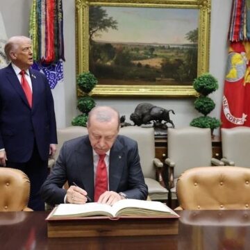 chpden-iktidara-halktan-alamadiginizi-trumptan-aliyorlar-9qM6DZBU.jpg CHP’den iktidara: “Halktan alamadığınızı Trump’tan alıyorlar”