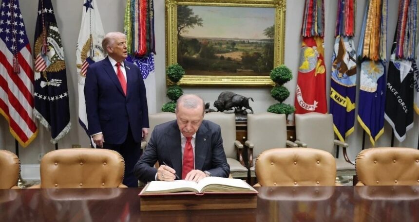 chpden-iktidara-halktan-alamadiginizi-trumptan-aliyorlar-9qM6DZBU.jpg CHP’den iktidara: “Halktan alamadığınızı Trump’tan alıyorlar”