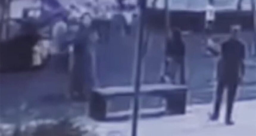 Çocukları parkta dövdü, savunması ‘pes’ dedirtti